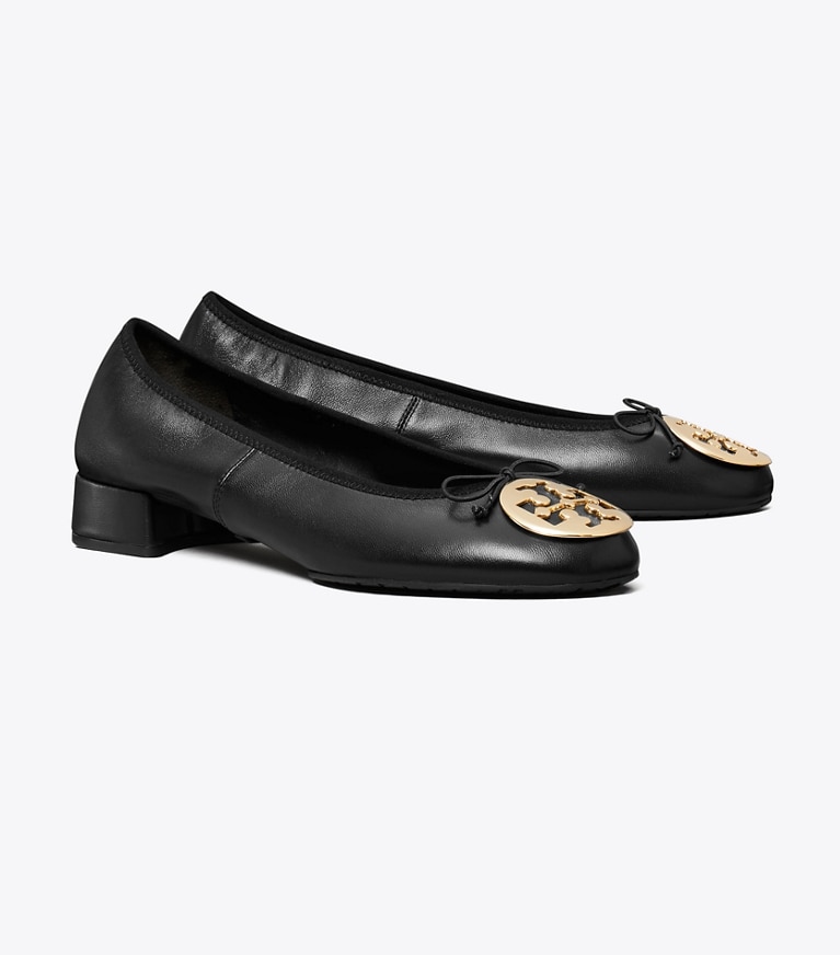 Tory Burch diseñador zapatos planos Ballerina Reva con tacón en PERFECT BLACK / GOLD ángulo
