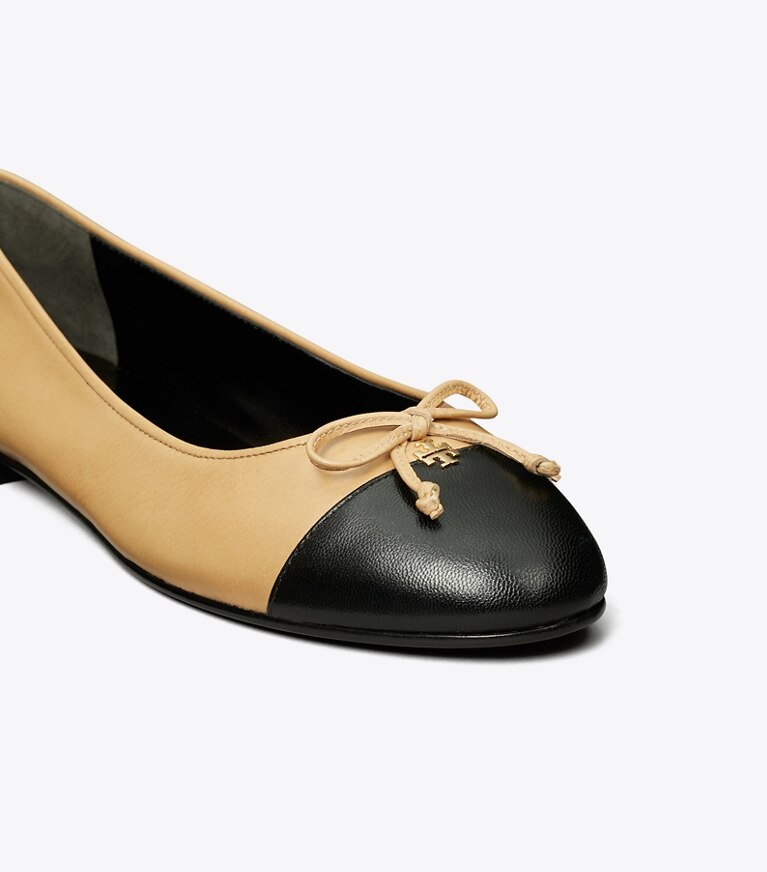 Tory Burch diseñador zapatos planos Ballerinas con puntera en GINGER SHORTBREAD / PERFECT BLACK detalle