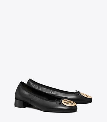 Tory Burch diseñador zapatos planos Ballerinas con tacón Reva en PERFECT BLACK / GOLD ángulo