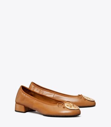 Tory Burch diseñador zapatos planos Ballerinas con tacón Reva en PECAN PRALINE / GOLD ángulo