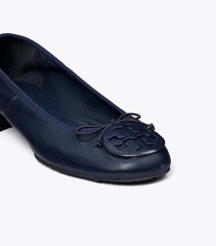Tory Burch diseñador zapatos planos Ballerinas con tacón Reva en NEW NAVY / NEW NAVY detalle