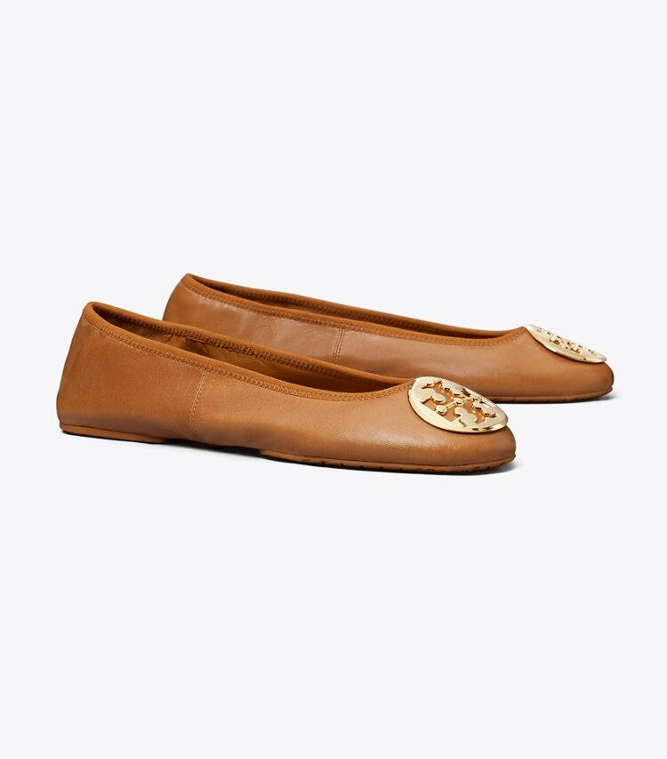 Tory Burch diseñador zapatos planos Ballerinas de viaje Reva en PECAN PRALINE / GOLD ángulo