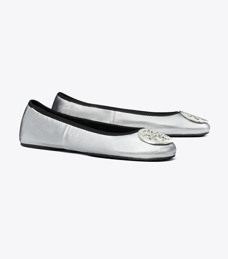 Tory Burch diseñador zapatos planos Ballerinas de viaje Reva en SILVER / SILVER ángulo
