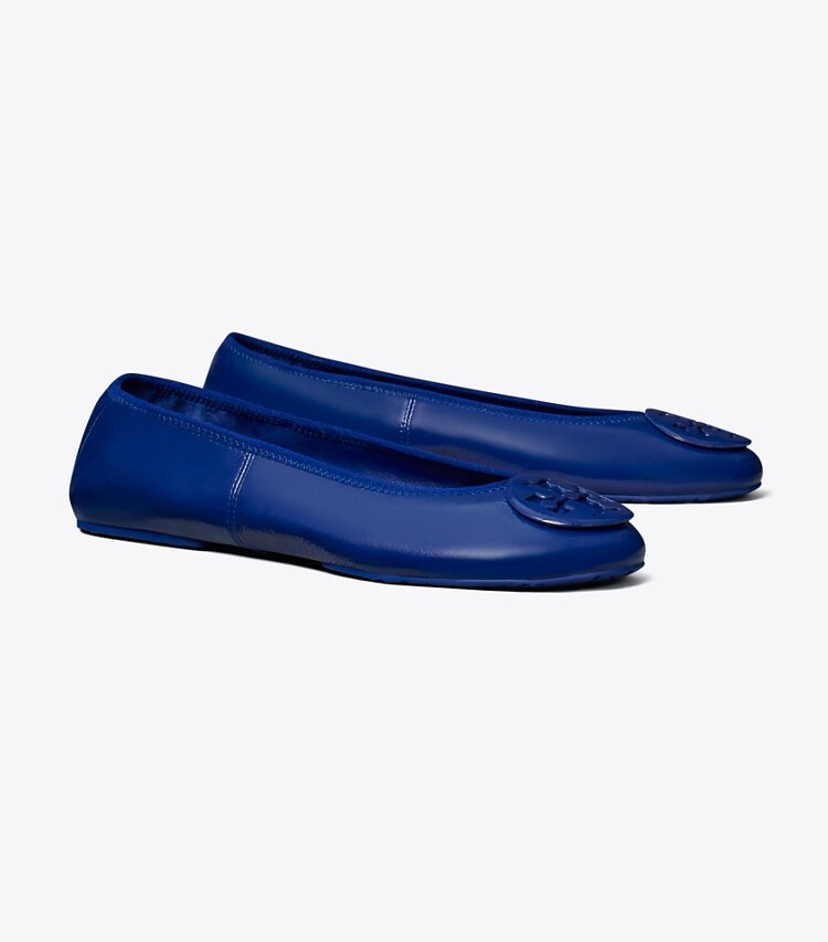 Tory Burch diseñador zapatos planos Ballerinas de viaje Reva en BALLPOINT BLUE / BALLPOINT BLUE ángulo