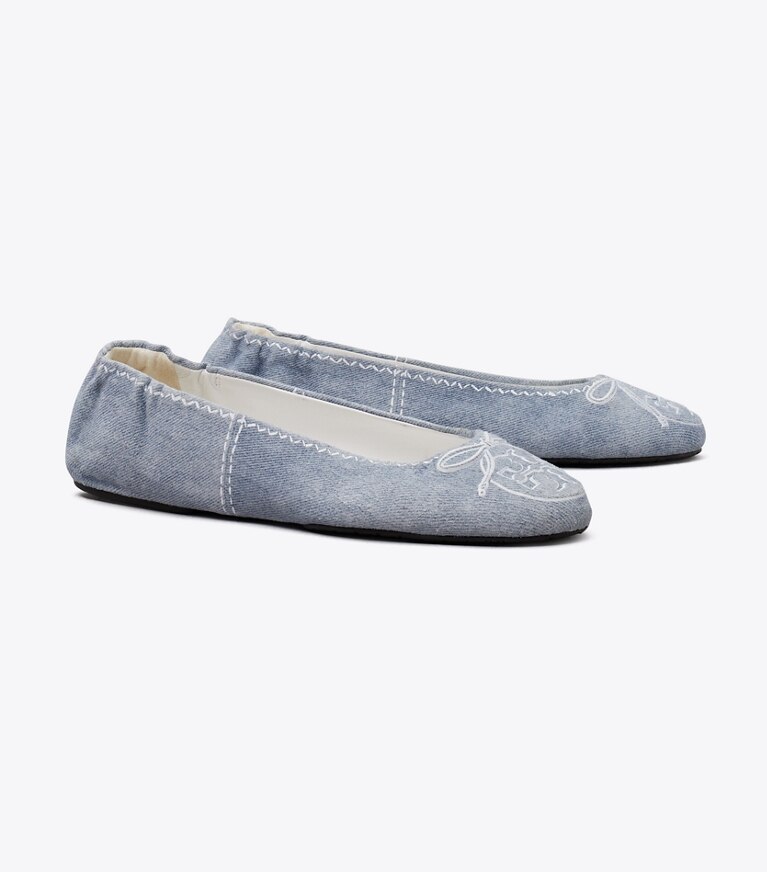 Tory Burch diseñador zapatos planos Ballerinas de viaje Reva en BLUE CLOUD ángulo