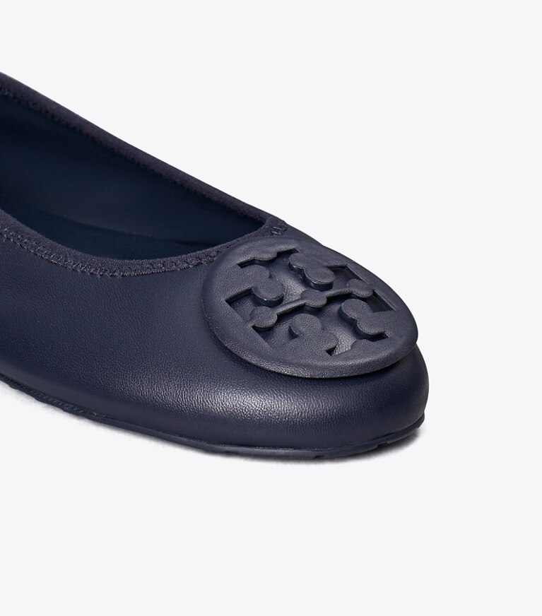 Tory Burch diseñador zapatos planos Ballerinas de viaje Reva en NEW NAVY / NEW NAVY detalle