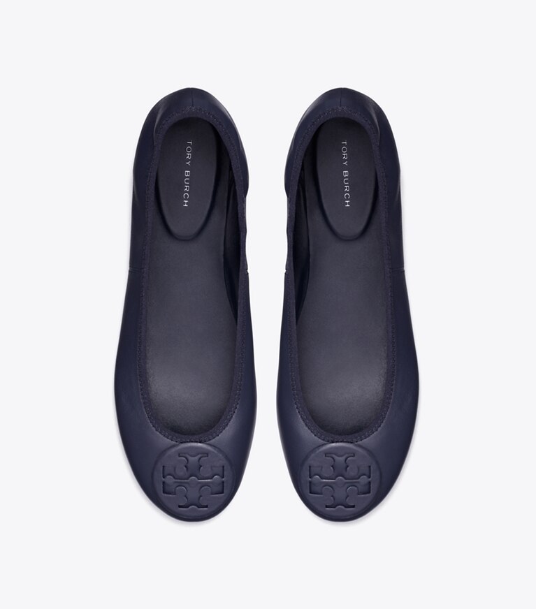 Tory Burch diseñador zapatos planos Ballerinas de viaje Reva en NEW NAVY / NEW NAVY vista superior