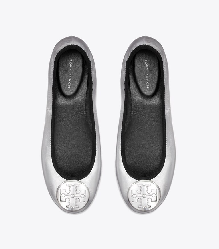Tory Burch diseñador zapatos planos Ballerinas de viaje Reva en SILVER / SILVER vista superior