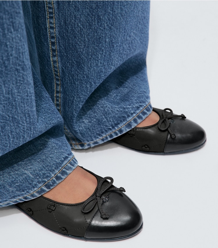 Tory Burch diseñador zapatos planos Ballerinas planas Bunny Knot Cap-Toe en PERFECT BLACK / PERFECT BLACK adicional en el modelo