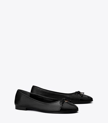 Tory Burch designer mocassins Ballerine à bout contrastant dans PERFECT BLACK / PERFECT BLACK angle