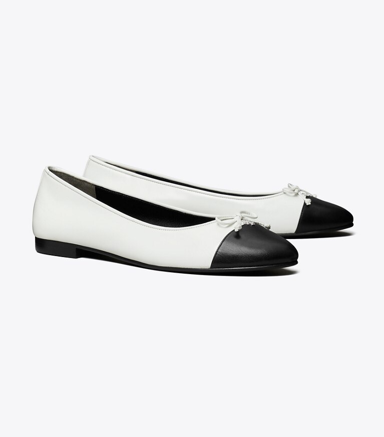 Tory Burch designer mocassins Ballerine à bout contrastant dans CLOUD / PERFECT BLACK angle
