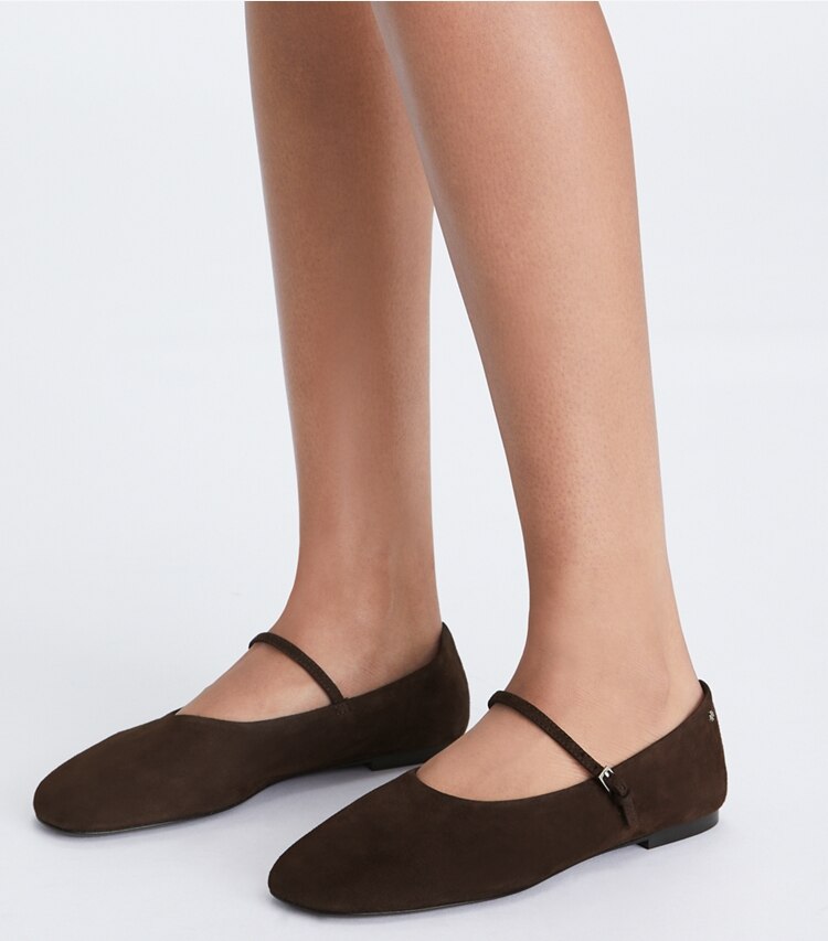 Tory Burch designer mocassins Ballerines babies in DARK COCOA additional on model