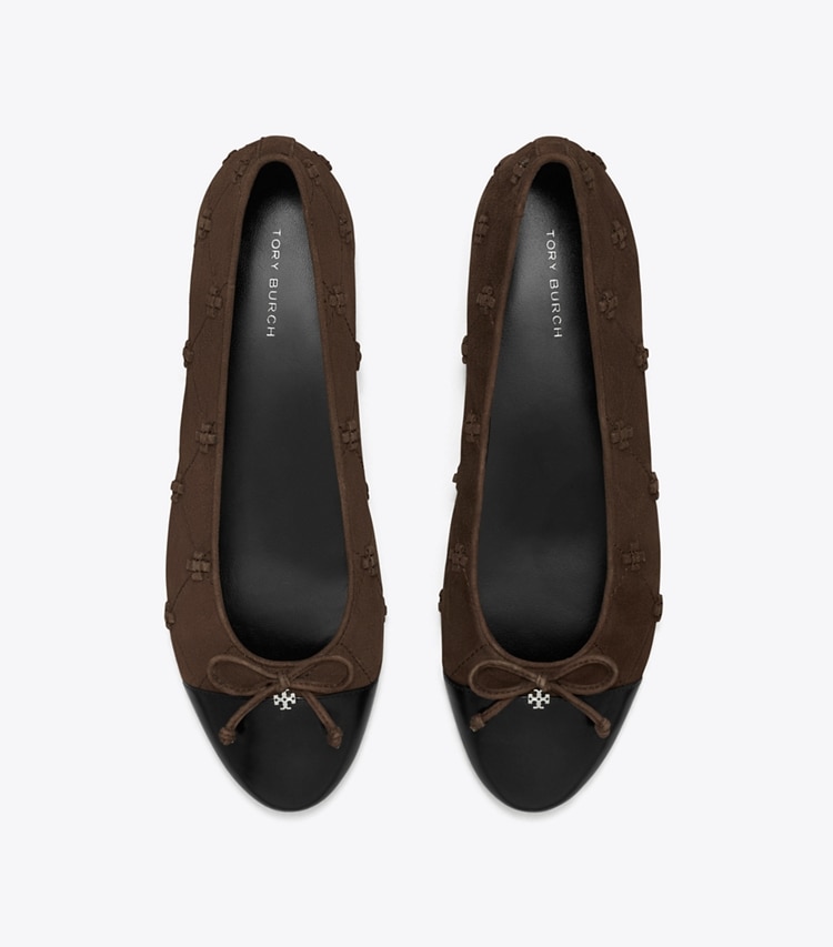 Tory Burch designer mocassins Ballerines Bunny Knot à bout contrasté in DARK COCOA / PERFECT BLACK dessus