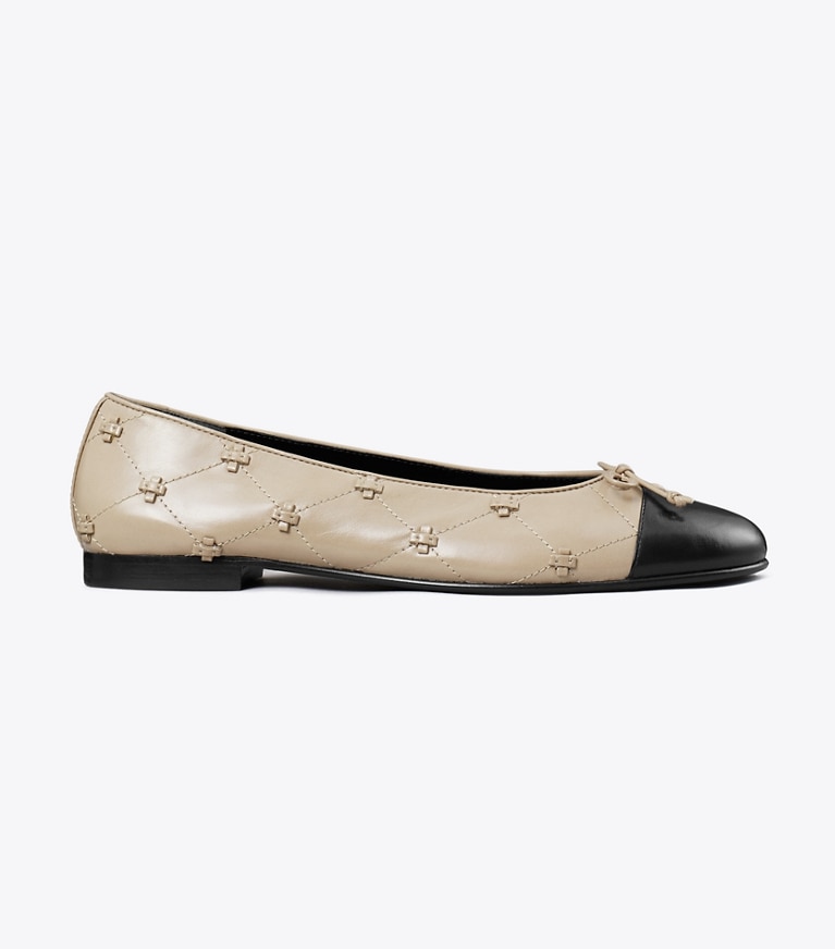 Tory Burch designer mocassins Ballerines Bunny Knot à bout contrasté in SOFT CEMENT / PERFECT BLACK side