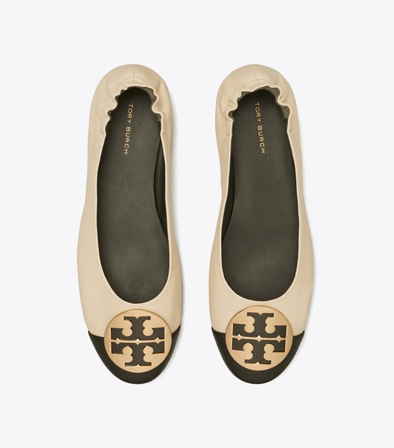 Tory Burch designer mocassins Ballerines Claire à bout contrasté in BLACK / NEW CREAM angle