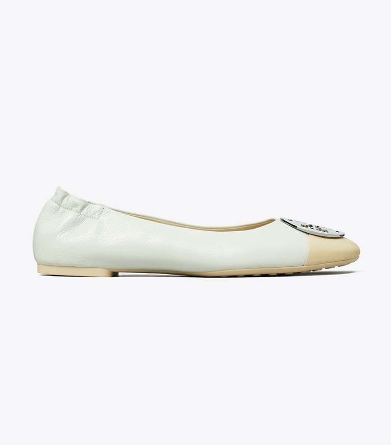 Tory Burch designer mocassins Ballerines Claire à bout contrasté in FEATHER GRAY / TORTORA angle
