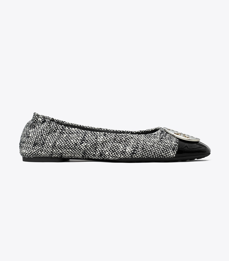 Tory Burch designer mocassins Ballerines Claire à bout contrastant dans PERFECT BLACK / NEW IVORY de côté