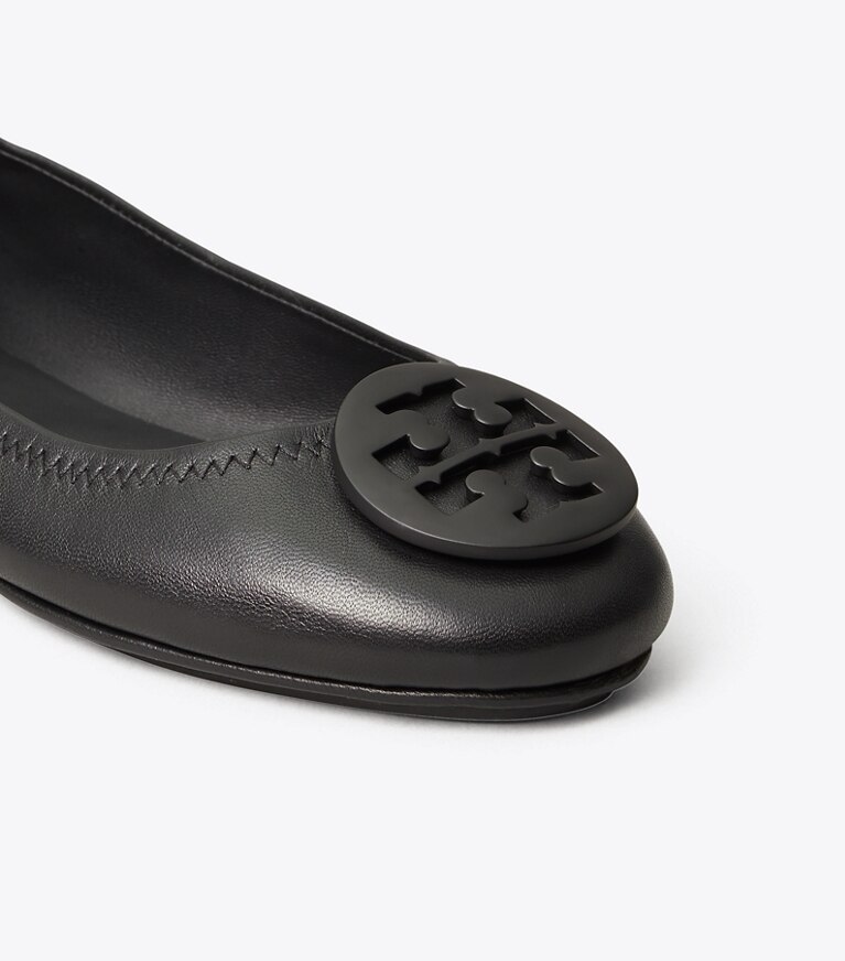 Tory Burch designer mocassins Ballerines De Voyage Minnie Avec Logo in Perfect Black angle