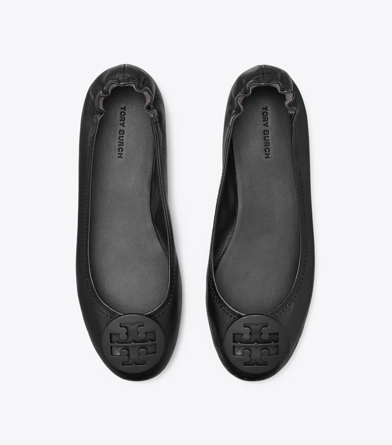 Tory Burch designer mocassins Ballerines De Voyage Minnie Avec Logo in Perfect Black angle
