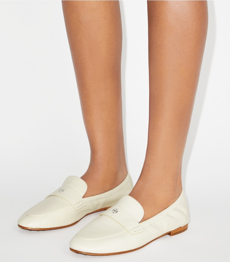 Tory Burch designer flats Ballet Loafer in LIGHT CREAM accessory on model