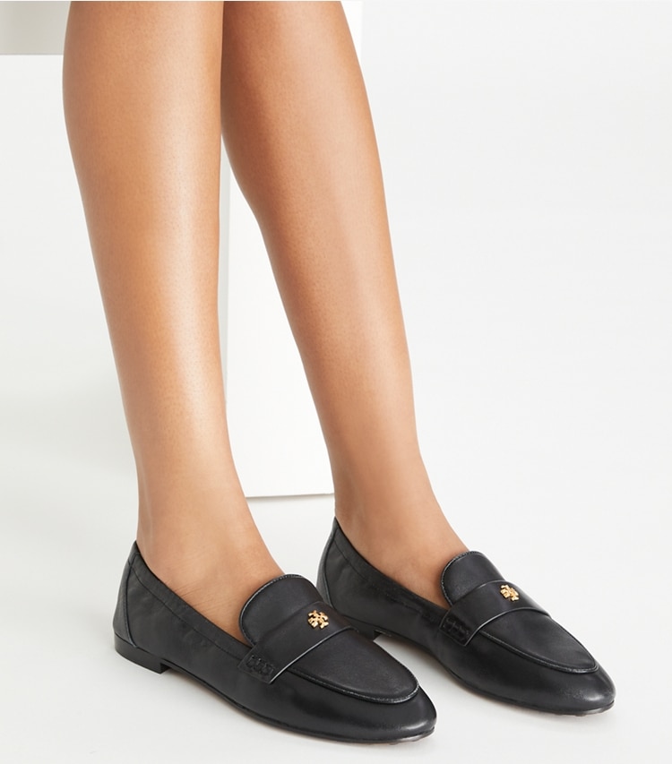 Tory Burch designer flats Ballet Loafer in PERFECT BLACK accessory on model