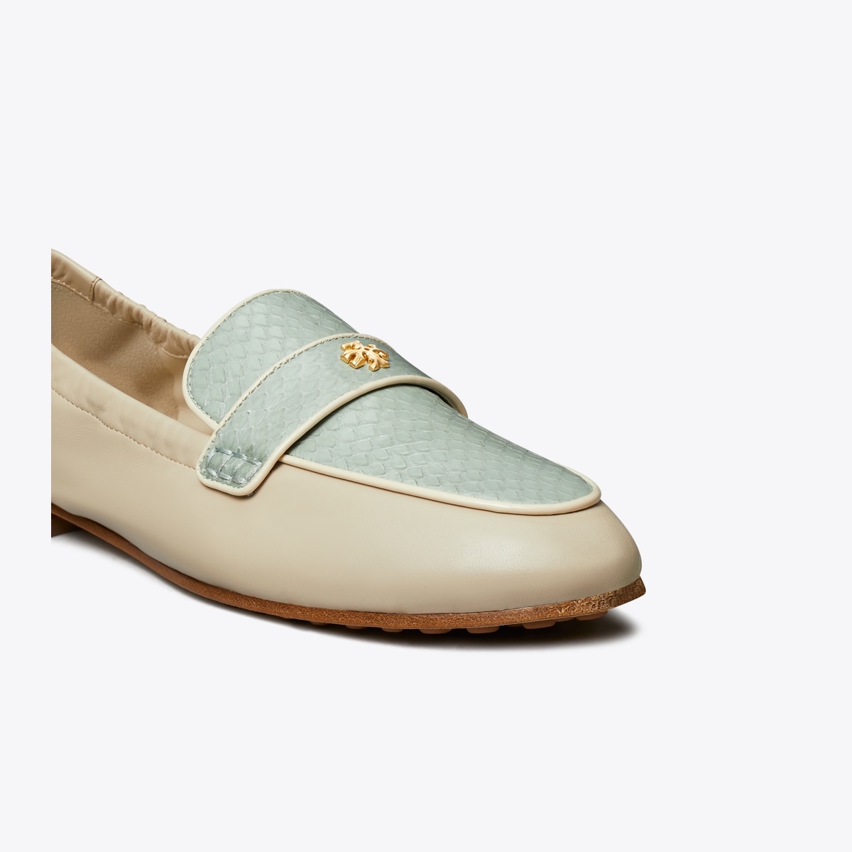 Tory Burch boat deals shoes. 6.5