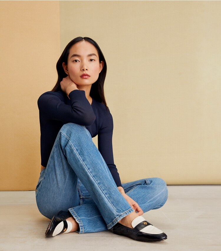 Tory Burch designer フラット バレエ ローファー in PERFECT BLACK / NEW IVORY studio