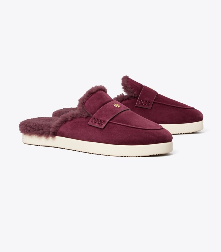 Tory Burch designer loafers Ballet Sport Pantolette mit Lammfell in DARK CARMINE angle