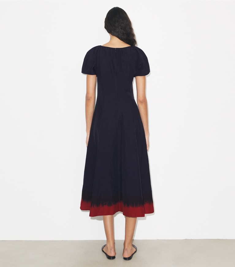 Tory Burch designer kleider Ballonärmel-Kleid aus Viskose in Medium Navy / Red on model back