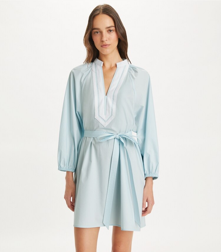 Tory Burch designer カバーアップ バルーンスリーブ コットン チュニックドレス in Sky Blue on model detail
