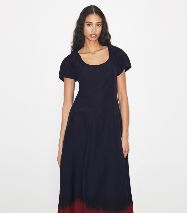 Tory Burch designer ワンピース バルーンスリーブ レーヨン ドレス in Medium Navy / Red on model detail