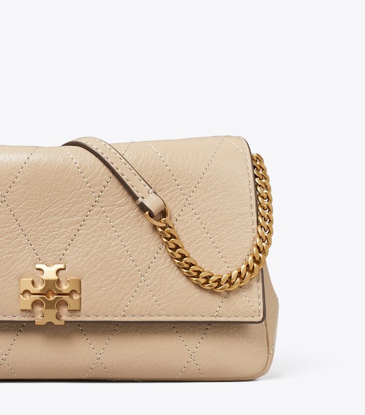 Tory Burch diseñador bolsos bandolera Bandolera acolchado con cadena Charlie en Soft Cement detalle