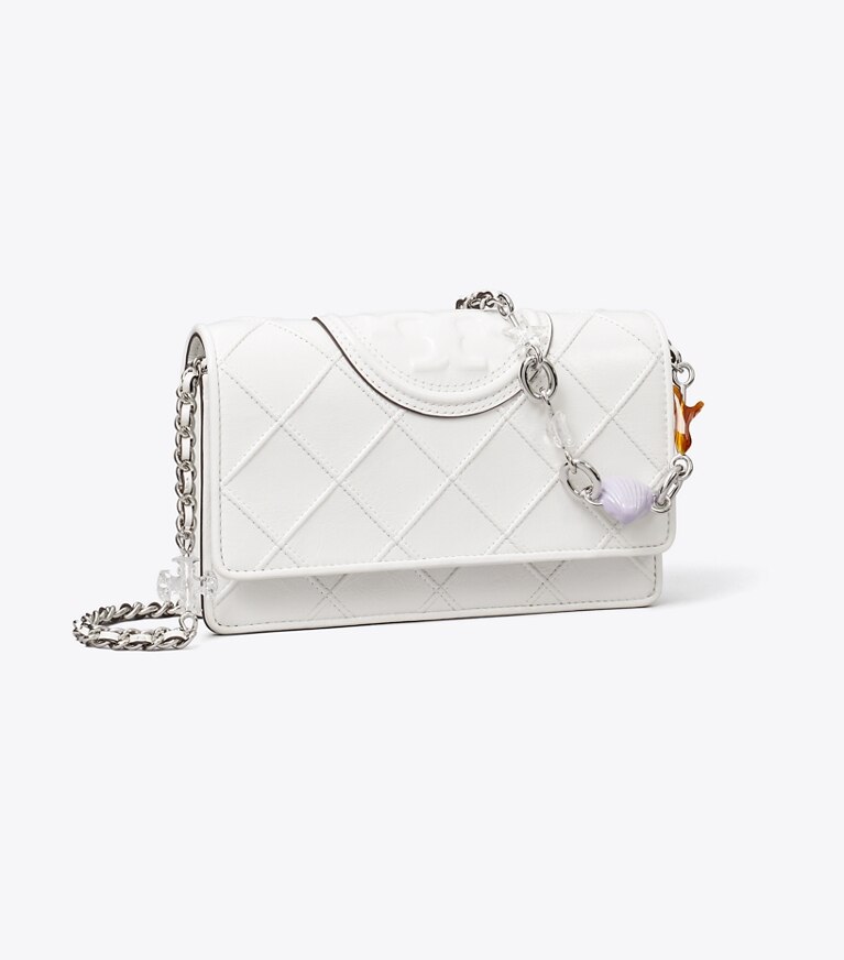 Tory Burch diseñador bolsos bandolera Bandolera Fleming con cadena y dije en Cirrus Cloud ángulo