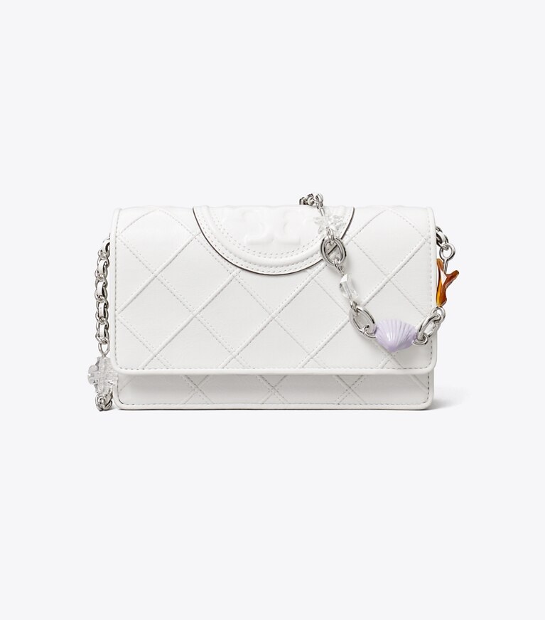 Tory Burch diseñador bolsos bandolera Bandolera Fleming con cadena y dije en Cirrus Cloud frente