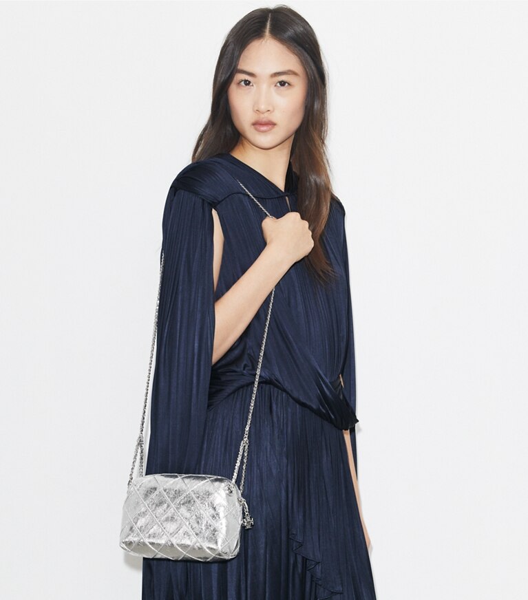Tory Burch diseñador bolsos bandolera Bandolera metalizada suave Fleming en Silver accesorio en modelo