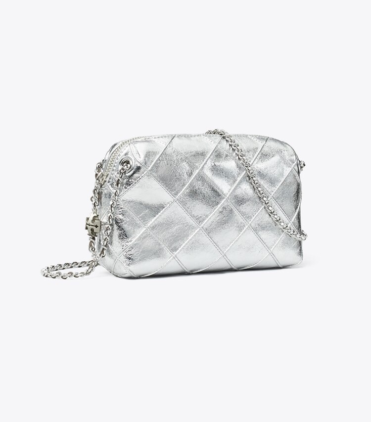 Tory Burch diseñador bolsos bandolera Bandolera metalizada suave Fleming en Silver ángulo