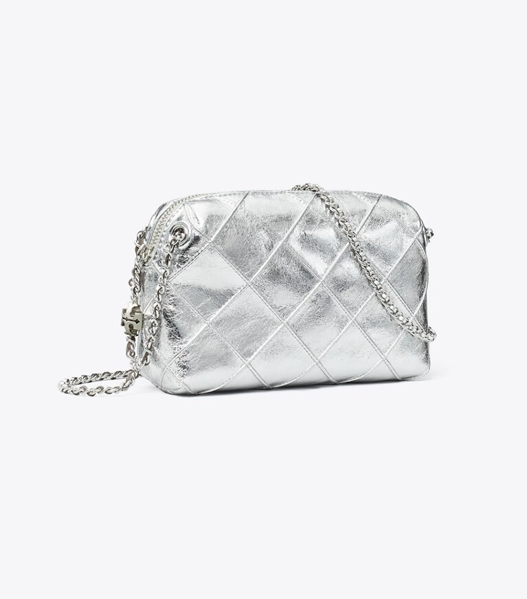 Tory Burch diseñador bolsos bandolera Bandolera metalizada suave Fleming en Silver ángulo
