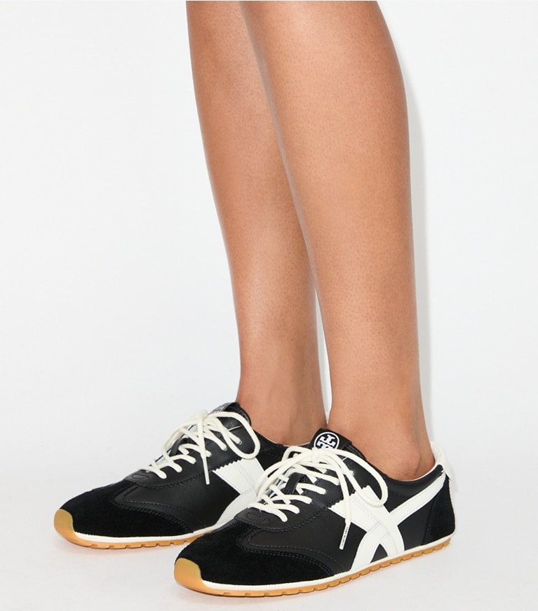 Tory Burch designer baskets Baskets Hank Field in BLACK / CREAM / BLACK accessory on model