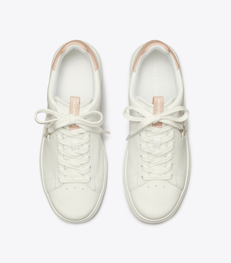 Tory Burch designer baskets Baskets Howell Court dans TITANIUM WHITE / SHELL PINK vue du dessus
