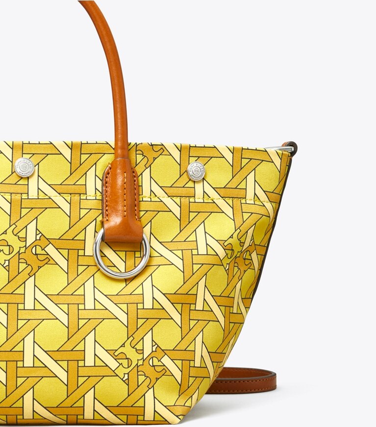 Tory Burch designer tote bags Basketweave Tasche aus Canvas, klein in Saffron Basketweave angle