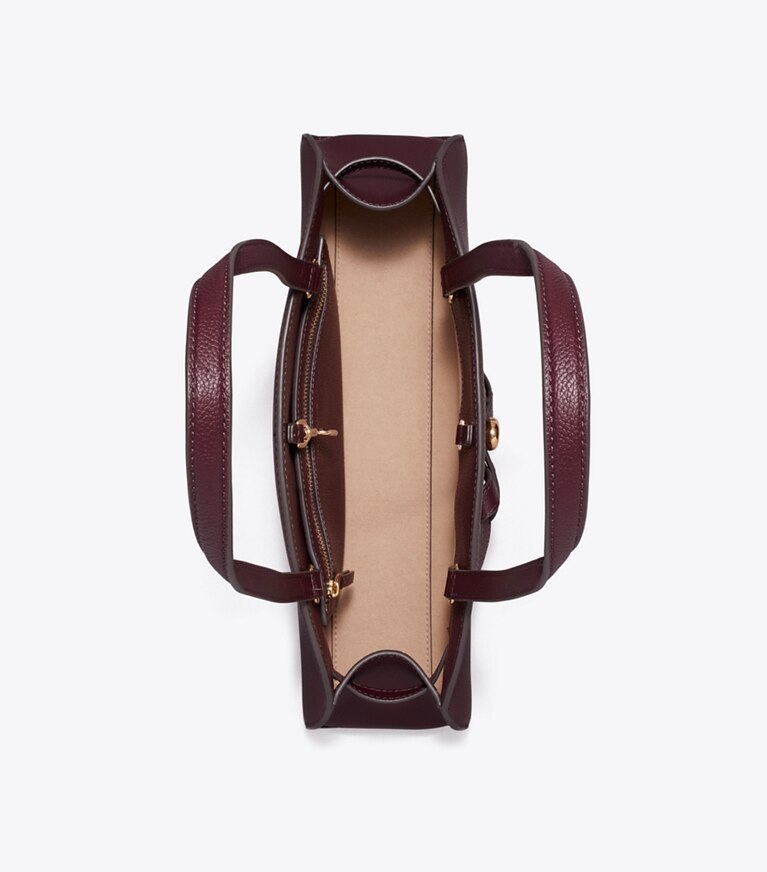Tory Burch designer sacs porté épaule Bauletto East-West Romy in Dark Carmine dessus