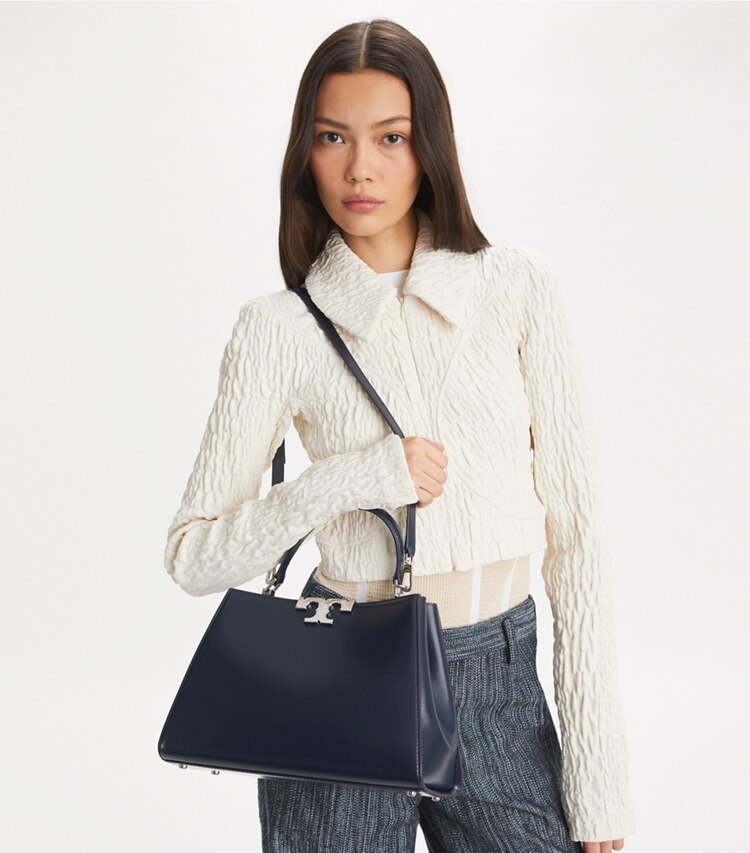 Tory Burch designer bauletto Bauletto Eleanor in New Navy accessory on model