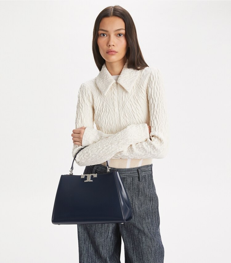 Tory Burch designer bauletto Bauletto Eleanor in New Navy additional on model