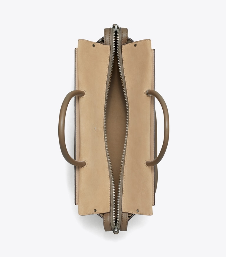 Tory Burch designer bauletto Bauletto Mercer grande in pelle martellata in Wild Mushroom angle