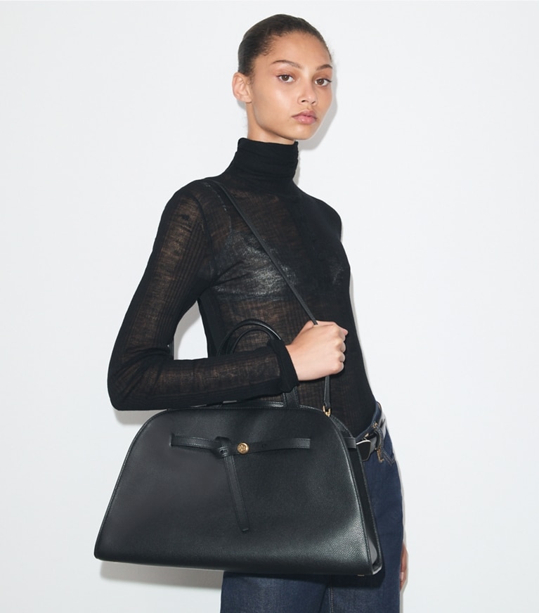 Tory Burch designer bauletto Bauletto Romy in Black additional on model