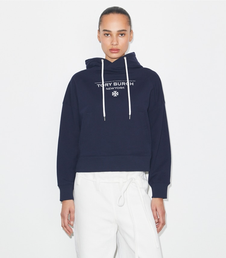 Tory Burch designer strickware Baumwoll-Hoodie in Medium Navy on model detail
