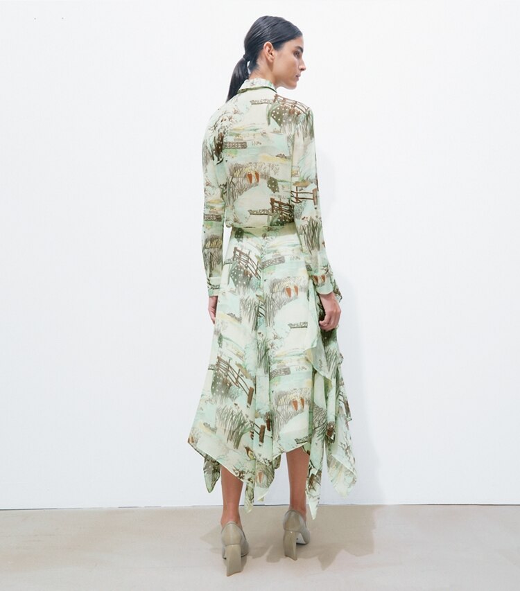 Tory Burch designer oberteile Bedruckte Schluppenbluse aus Chiffon in Yellow Forest on model back