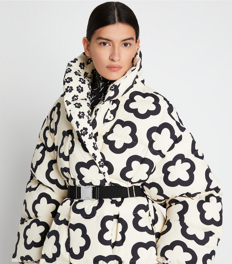 Tory Sport designer mäntel Bedruckter Oversize-Daunenmantel in French Cream Flower front