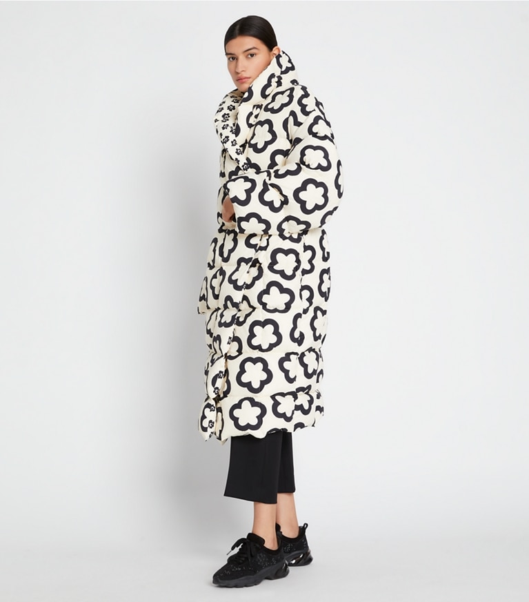 Tory Sport designer mäntel Bedruckter Oversize-Daunenmantel in French Cream Flower front