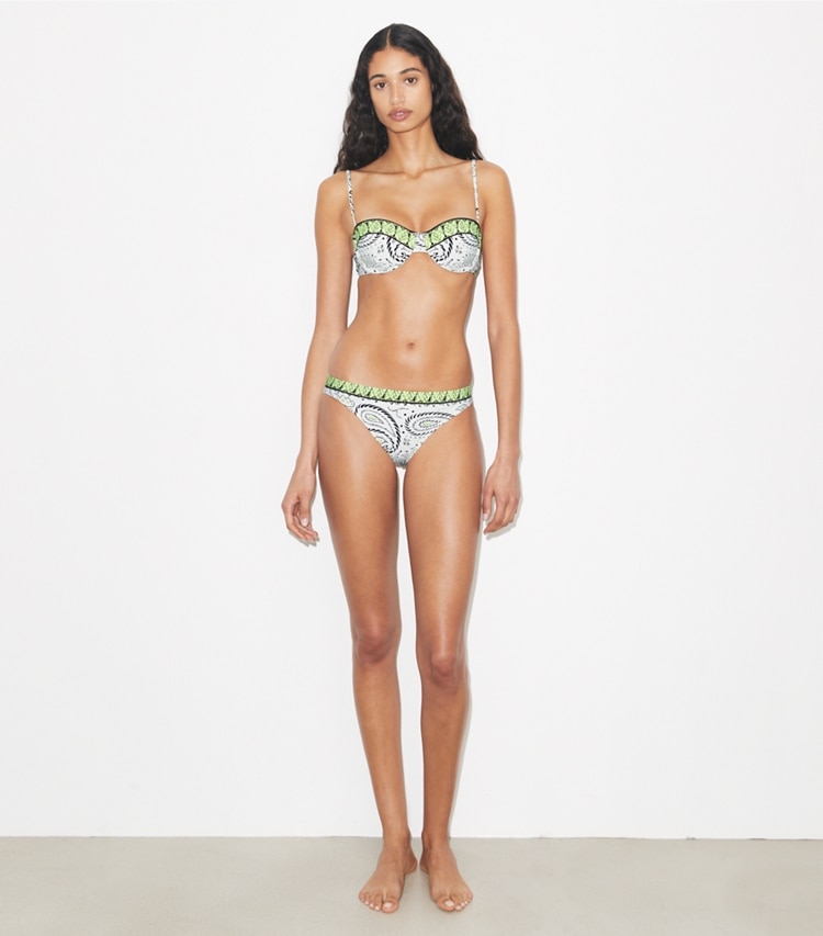 Tory Burch designer bikinis Bedrucktes Bikinioberteil mit Bügelkörbchen in Mint Cockatoo modell von vorn